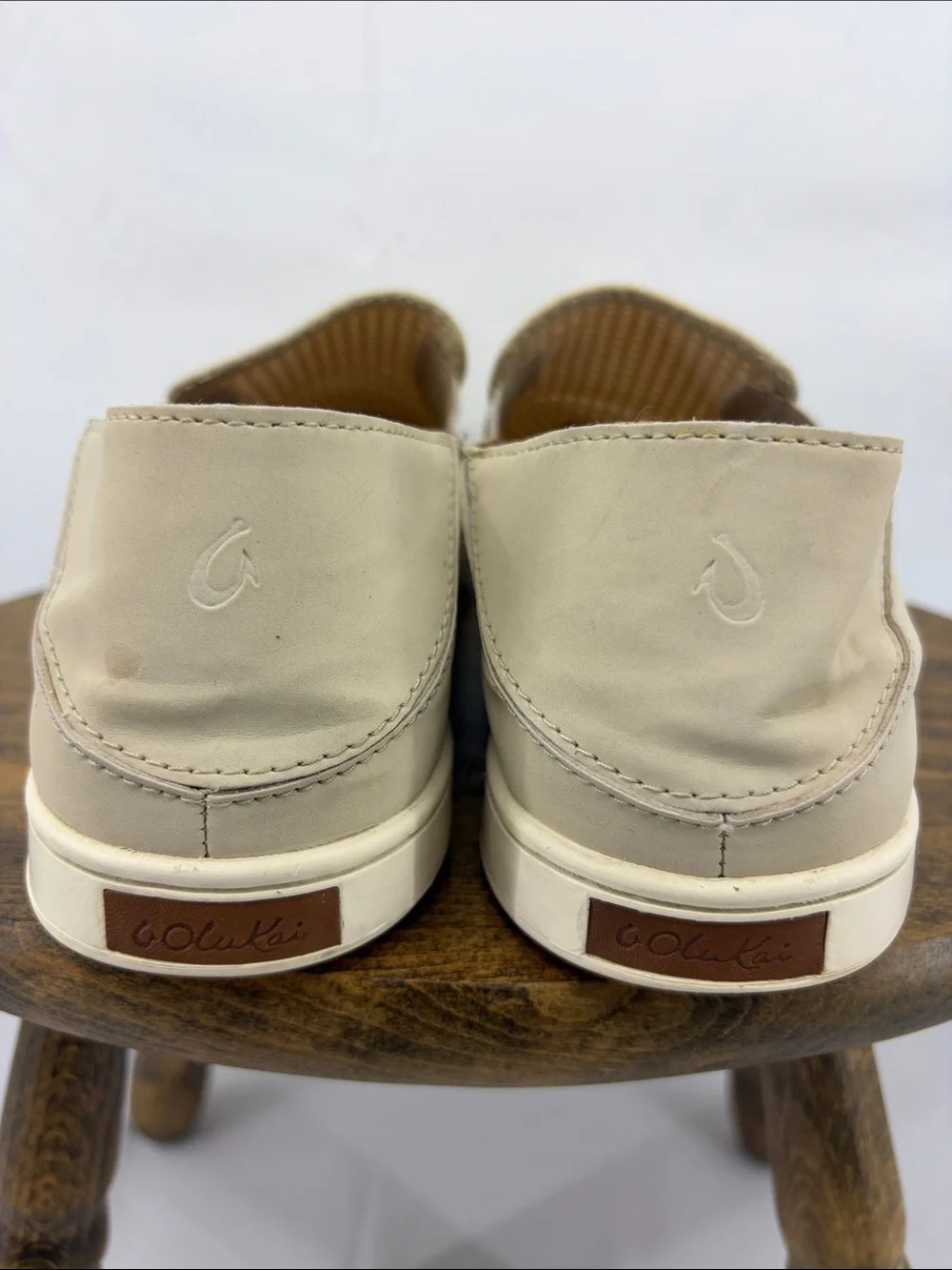 OluKai Womens Pehuea Slip-on Textured Top Slip-on Sneakers in Tapa Beige, sz 9